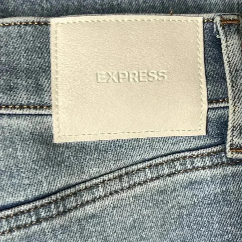 Express Light Wash Cropped Distressed High Rise Jeans Size 10 - Picture 8 of 8